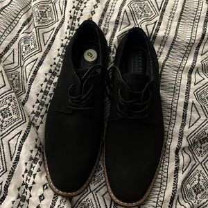 Never worn Perry Ellis Mens shoe
